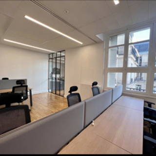 Bureau privé 25 m² 8 postes Coworking Rue La Boétie Paris 75008 - photo 6